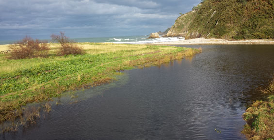 Rio Esqueiro desembocadura playa de San Pedro